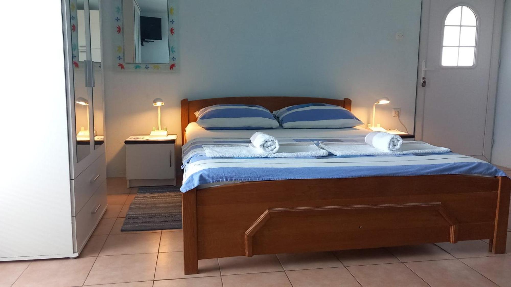 Ferienwohnung Danica Karlobag Exterior foto